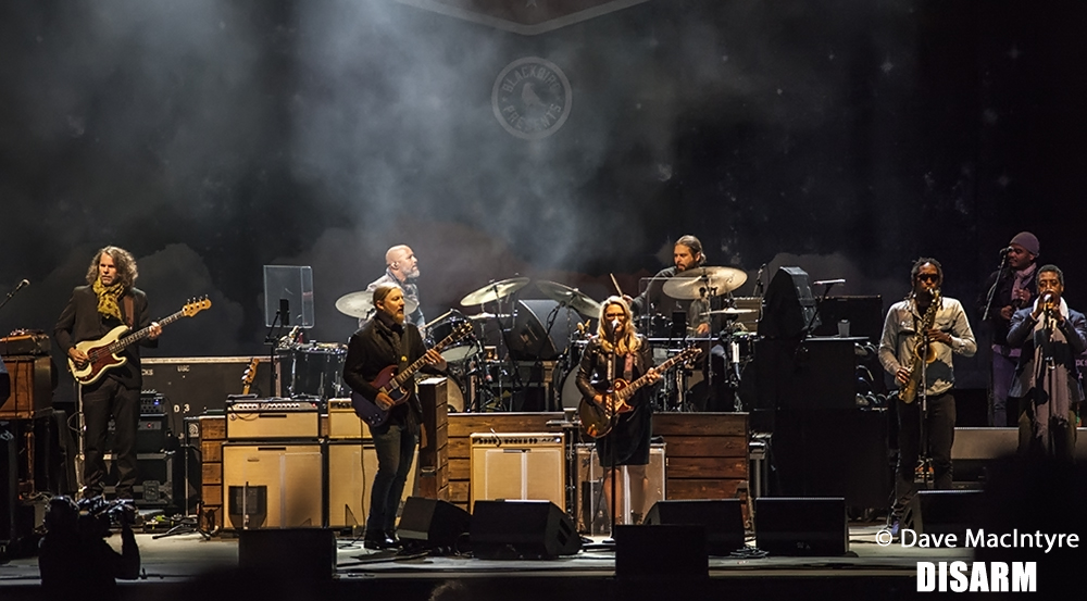 Willie Nelson, Tedeschi Trucks Band, Sturgill Simpson:&nbsp;Outlaws